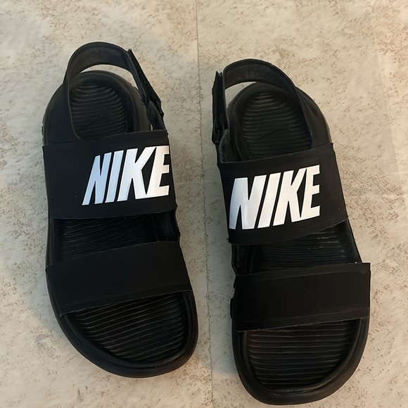 Nike sandals - Picture 3 of 3